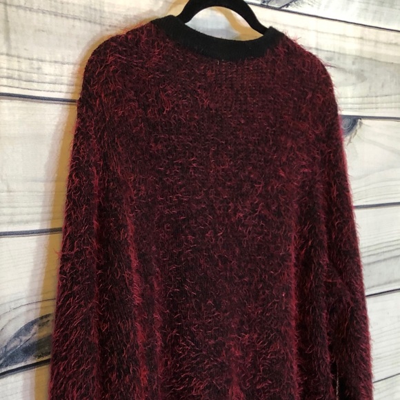 Pennington’s red and black buttoned knit cardigan 3x - Picture 2 of 15